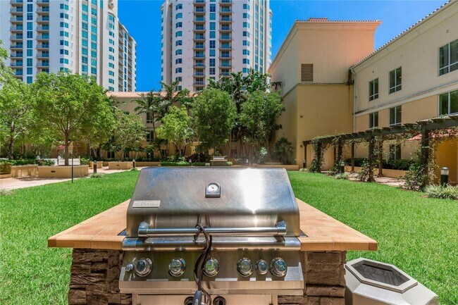 Building Photo - 7355 SW 89th St