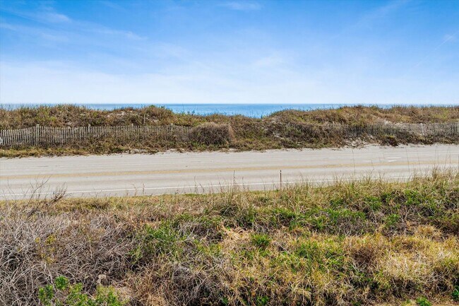 Building Photo - 3385 Coastal Hwy