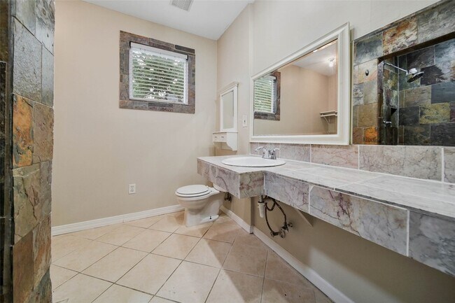 Building Photo - 4505 Larch Ln
