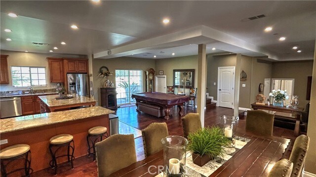 Building Photo - 104 Avenida Caballeros