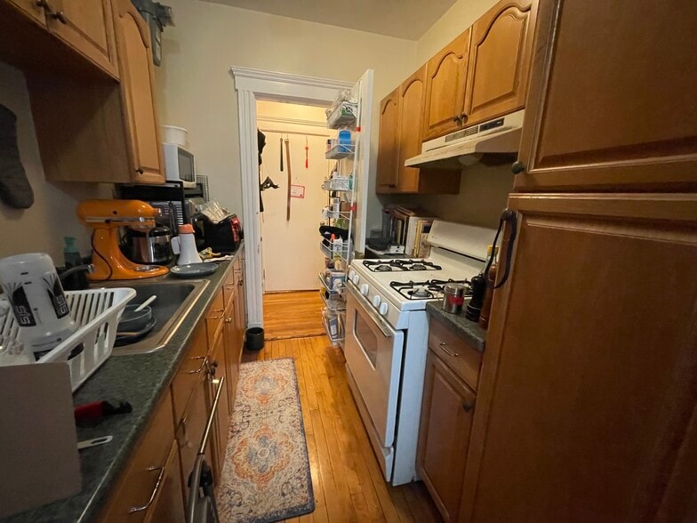 Building Photo - 28 Quint Ave