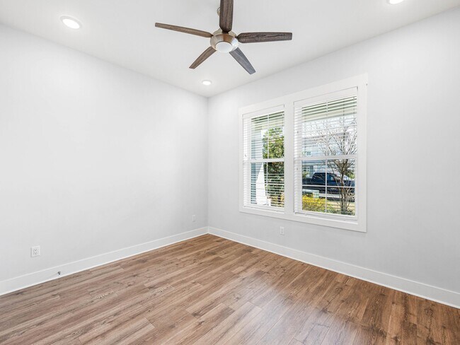 Building Photo - 157 River Rise Wy