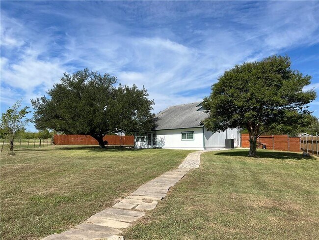 Building Photo - 515 Bonita Vista Dr