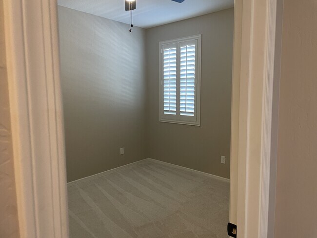 Building Photo - 4233 W Winston Dr