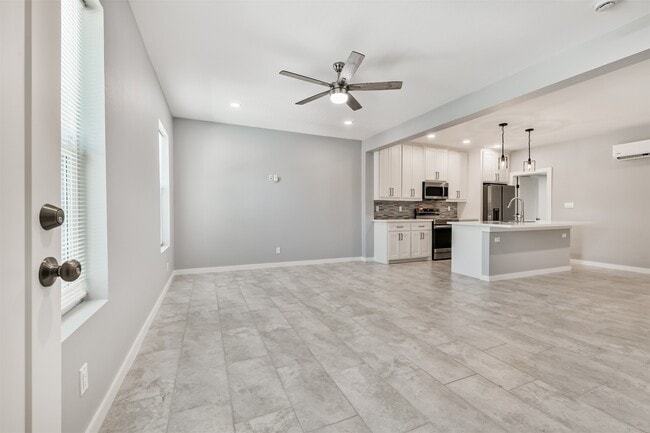 Building Photo - 4323 Ursuline St