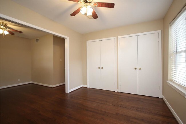 Building Photo - 5036 De Milo Dr