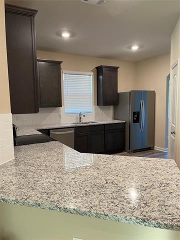 Building Photo - 216 Ridgeland Oak Dr