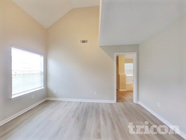 Building Photo - 9493 Creekside Rd