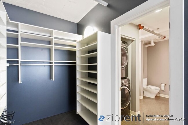 Building Photo - 1 br, 1.5 bath Condo - 1221 Pine Street, O...