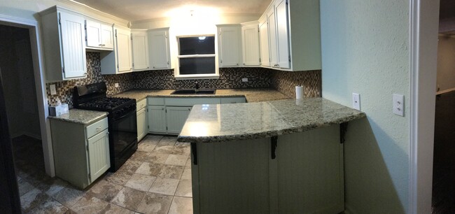 Kitchen_1 (panoramic) - 1818 Alston Avenue