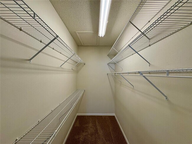 Building Photo - 4652 56th Terrace E