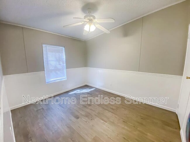 Building Photo - 608 Bee Bee Dr