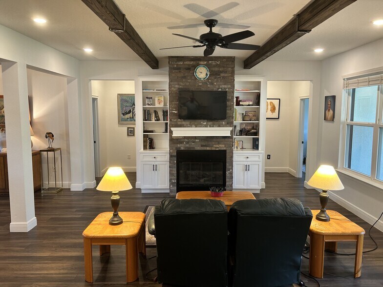 Building Photo - 223 Emmy Cv