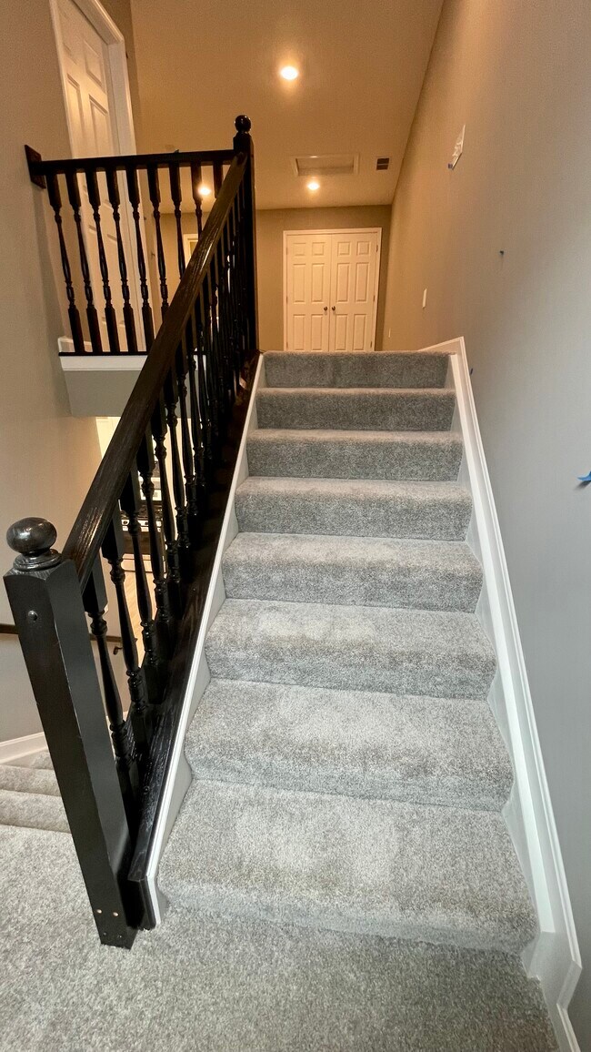 Building Photo - 5011 S Castle Ct