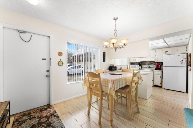 Building Photo - 5312 Bosque Ln