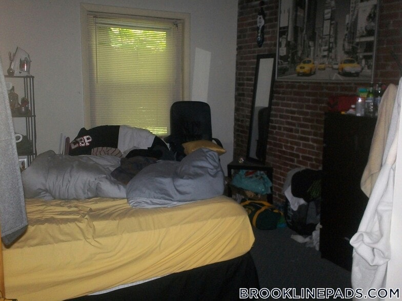 Building Photo - 25 St Marys Ct