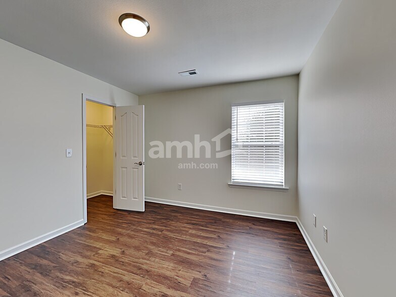 Building Photo - 216 Giants Ridge Rd