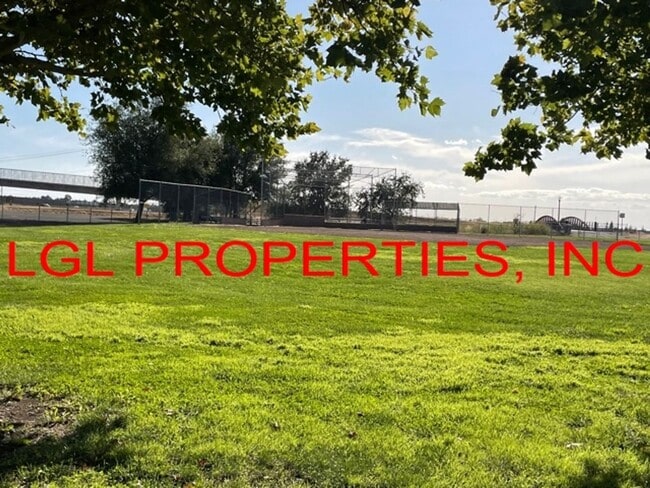 Building Photo - 3060 Tice Creek Way