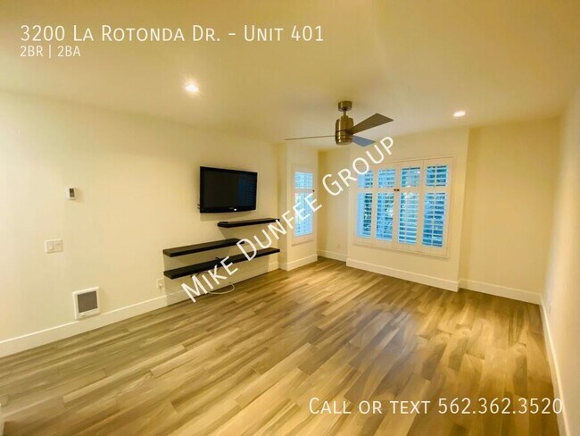 Building Photo - 3200 La Rotonda Dr