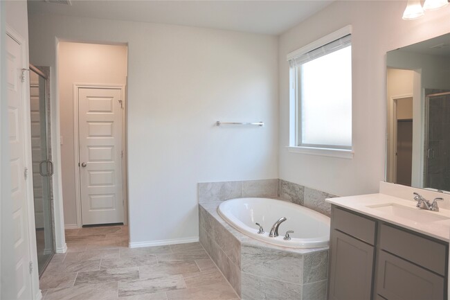 Building Photo - 24727 Tanoureen Dr