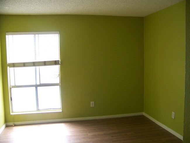 Building Photo - 550 W Regent St