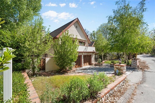 Building Photo - 887 Talisman Ln