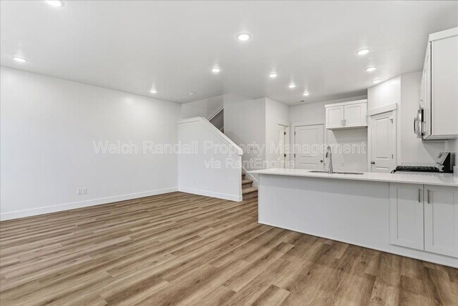 Building Photo - 1041 N 200 W