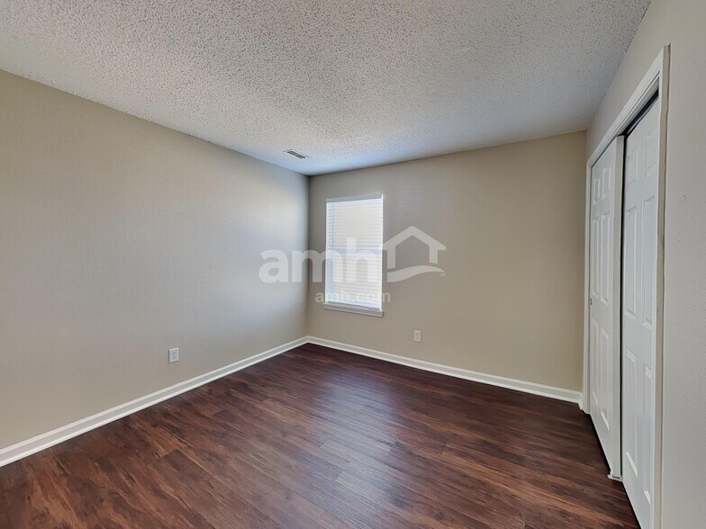 Building Photo - 656 Rocky Meadow Dr