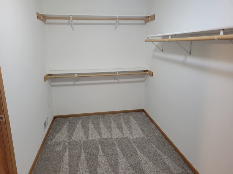 Primary BR Walk in Closet - 2533 Leopold Way