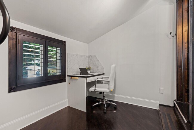 Building Photo - 2730 Oak Valley Dr