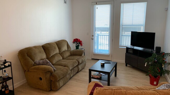 Building Photo - APT D307