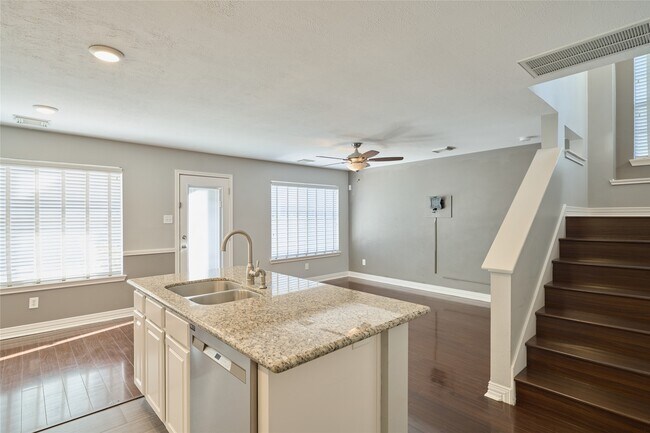 Building Photo - 39 N Walden Elms Cir