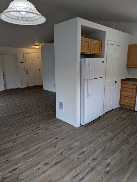 Building Photo - 790 SE Kierra Pl