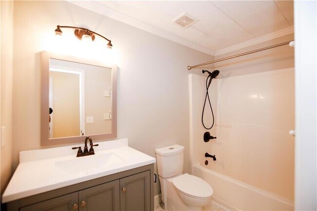 Building Photo - 1005 Landover Crossing