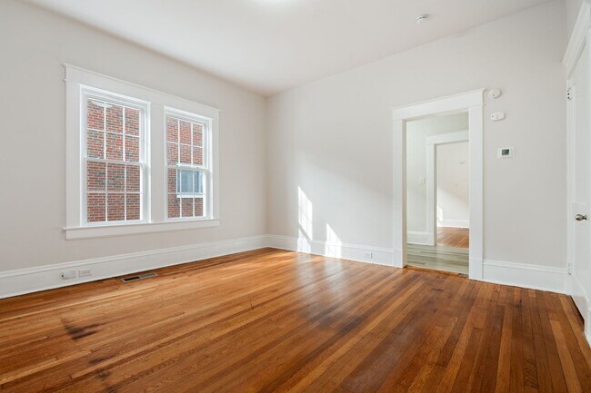 Building Photo - Trinity Park in Durham!