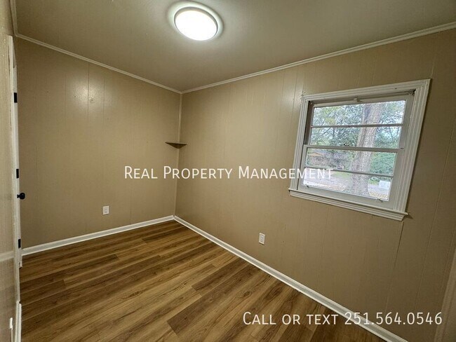 Building Photo - 6559 Athey Ct