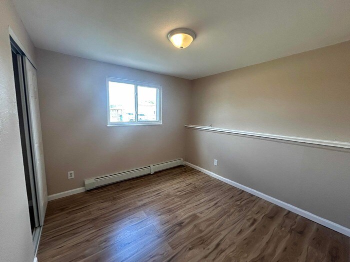 Building Photo - 1709 Hampton S