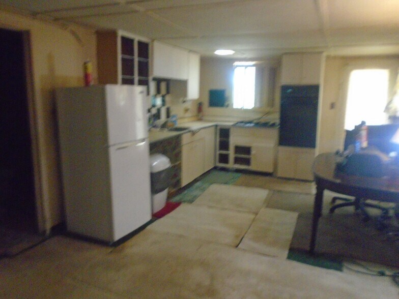 Building Photo - 300 Gloucester Dr