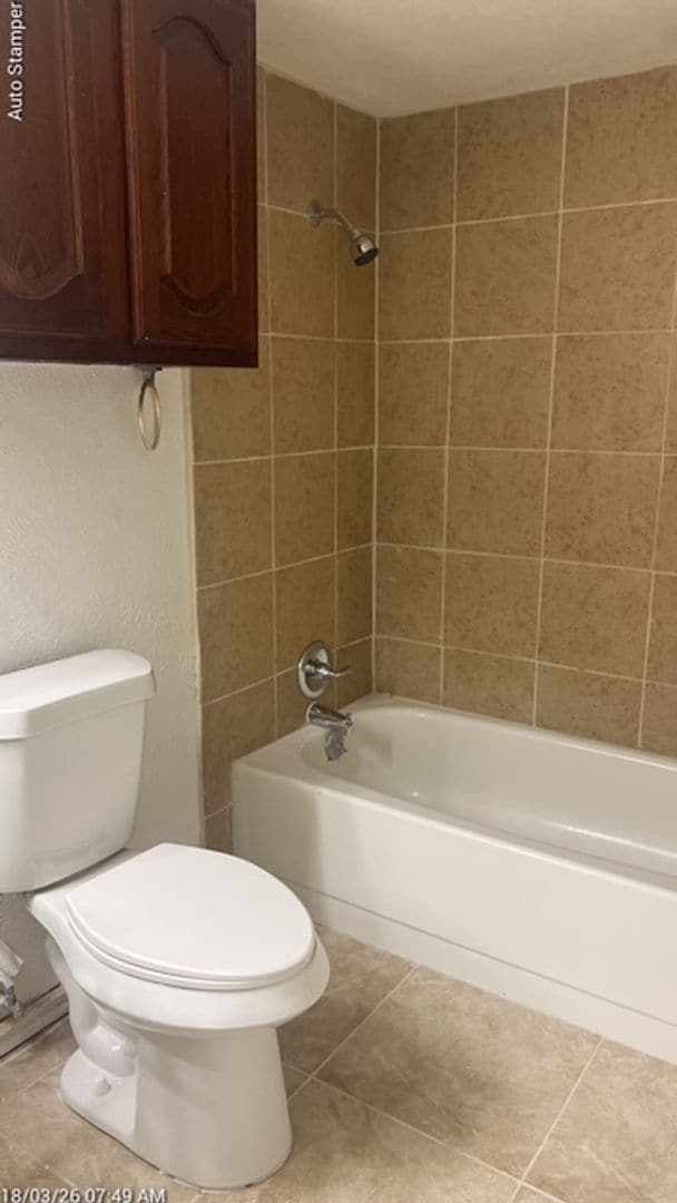 Building Photo - 609 Live Oak Dr