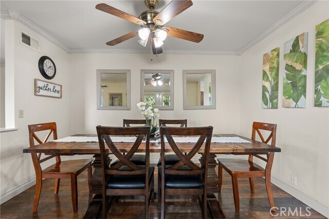 Building Photo - 9558 Swinton Ave