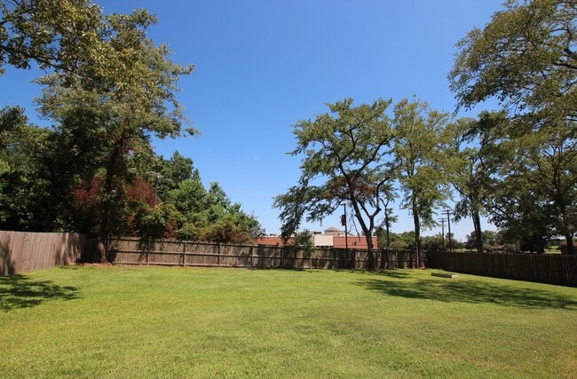 Building Photo - Beautiful 4 Bedroom Home Coming Soon in Bu...