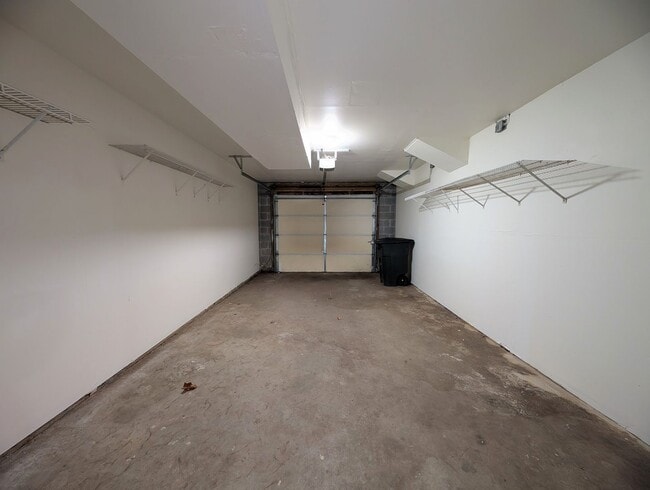 Building Photo - 5281 Barham Rd