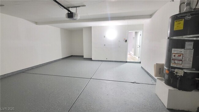 Building Photo - 2600 Sidonia Ave