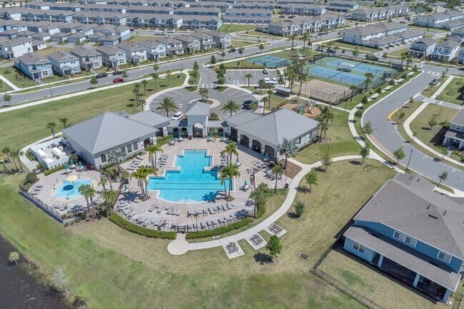 Building Photo - Luxurious Townhome in Lake Nona - A Perfec...