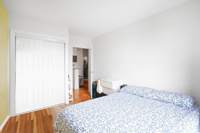 Building Photo - 3 bedroom in Brooklyn NY 11226