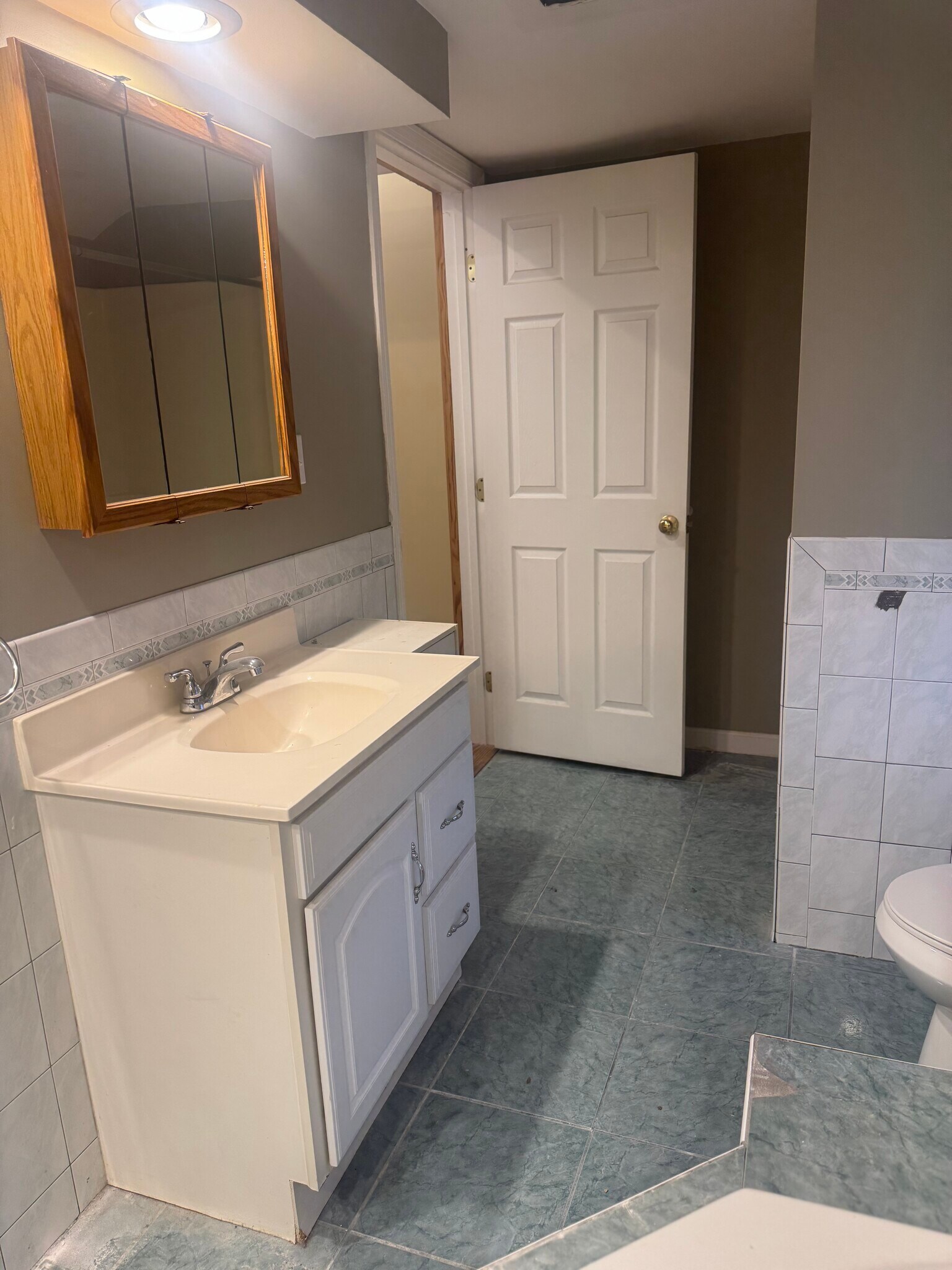 Building Photo - 173 Webster St