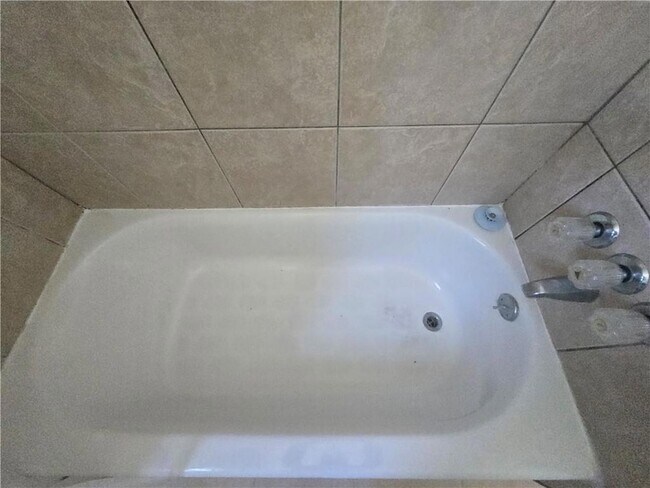 Building Photo - 641 Jefferson Heights Ave