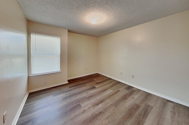 Building Photo - 3405 Republic Dr