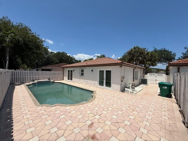 Building Photo - 9130 NW 193rd St