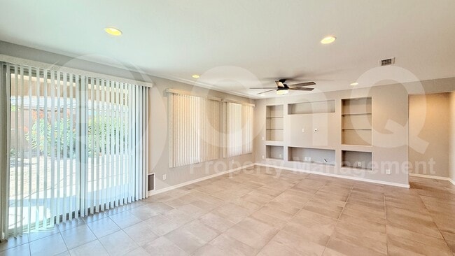 Building Photo - 25945 W Horsham Dr